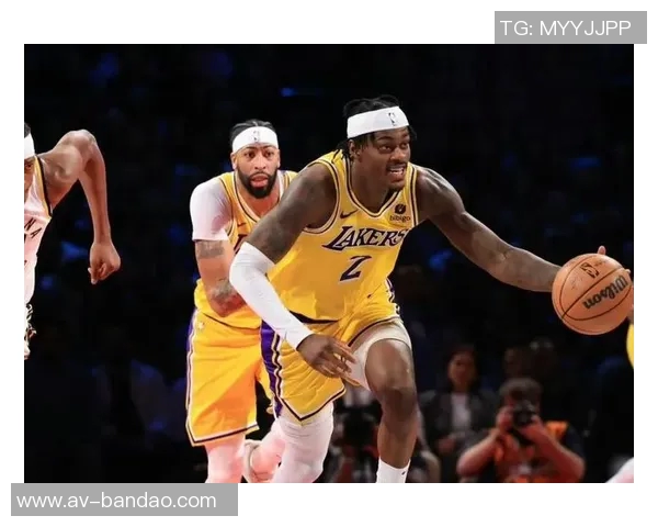 浓眉首节表现稳健轻松斩获5分5板1助展现强大状态