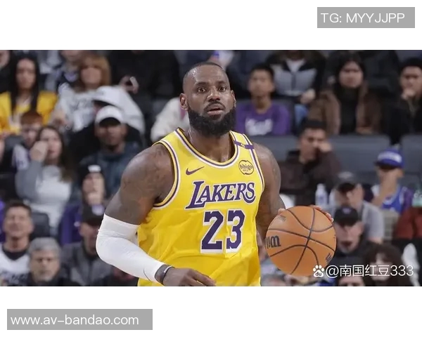 詹姆斯终结能力无与伦比卢卡虽优秀但仍需依赖老詹 詹姆斯终结能力无与伦比卢卡虽优秀但仍需依赖老詹